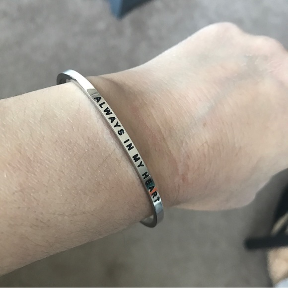 NWOB Set of Two Mantraband Bracelets - Picture 5 of 5